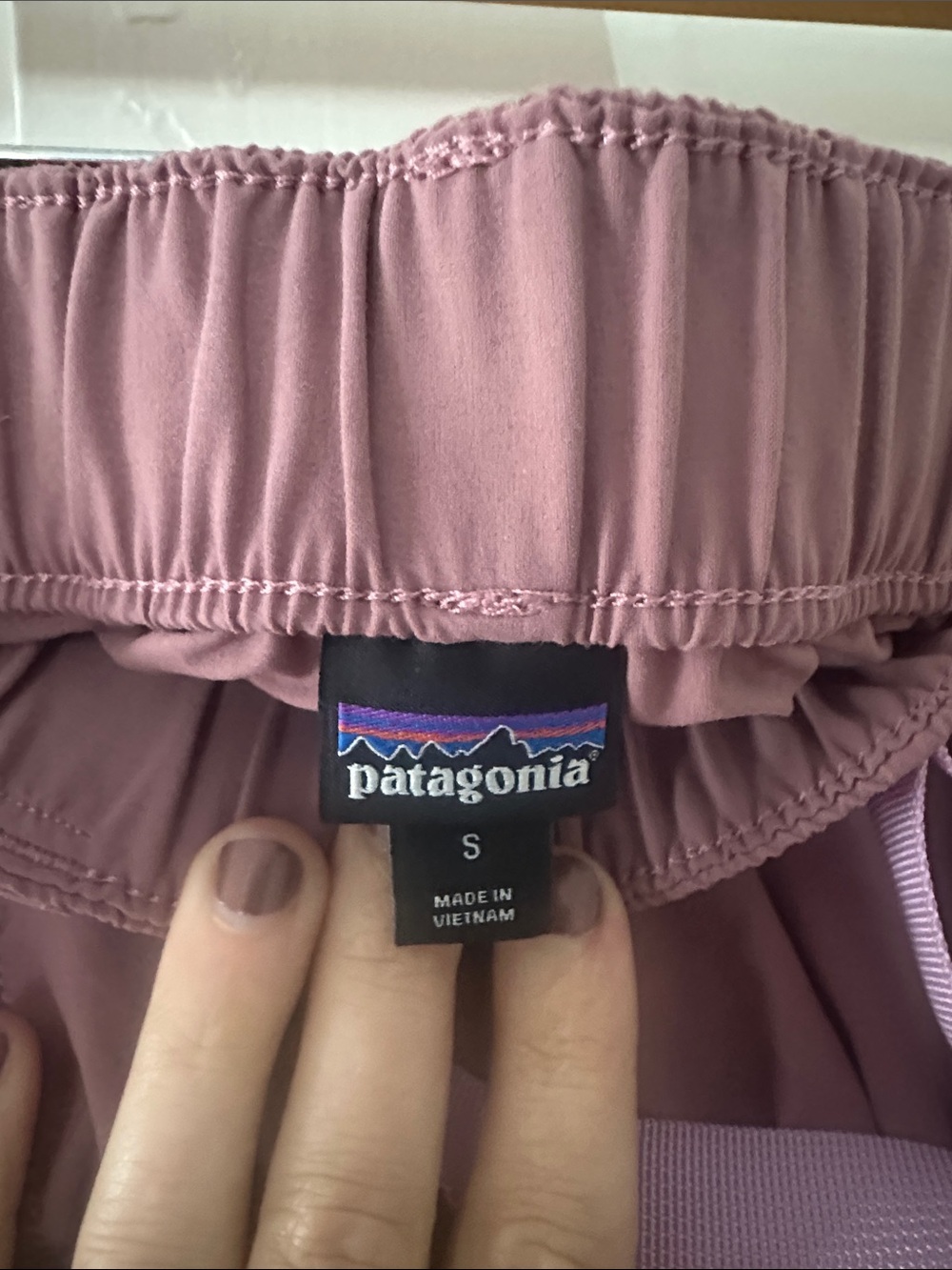 Patagonia Belted Cargo Shorts - Picture 3 of 3